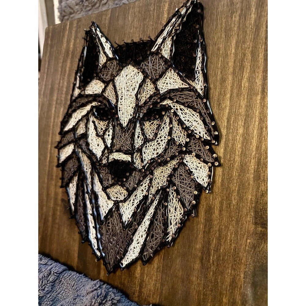 Handmade Wolf String Art/geometric art/mosaic wall art